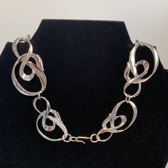 VTG 90’s AVON Silver Tone Spiral Necklace 17 1/2” Fish Hook Clasp Shiny - Picture 3 of 10